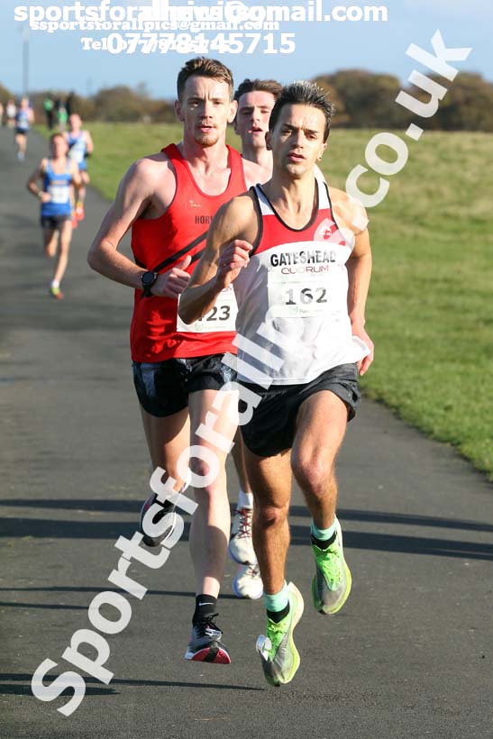 Senior men and women, Heaton Memorial 10k Road Race, Town Moor, Newcastle.  Photo: David T. Hewitson/Sports for All Pics